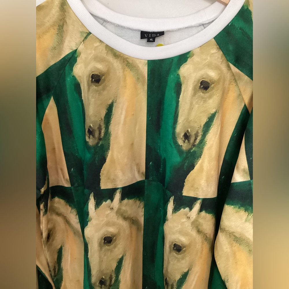 NWOT VIDA Green and Beige Artistic Horse Sweatshirt XL - Picture 4 of 10